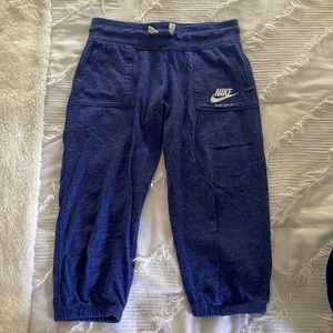 Kids Nike cropped joggers size XL